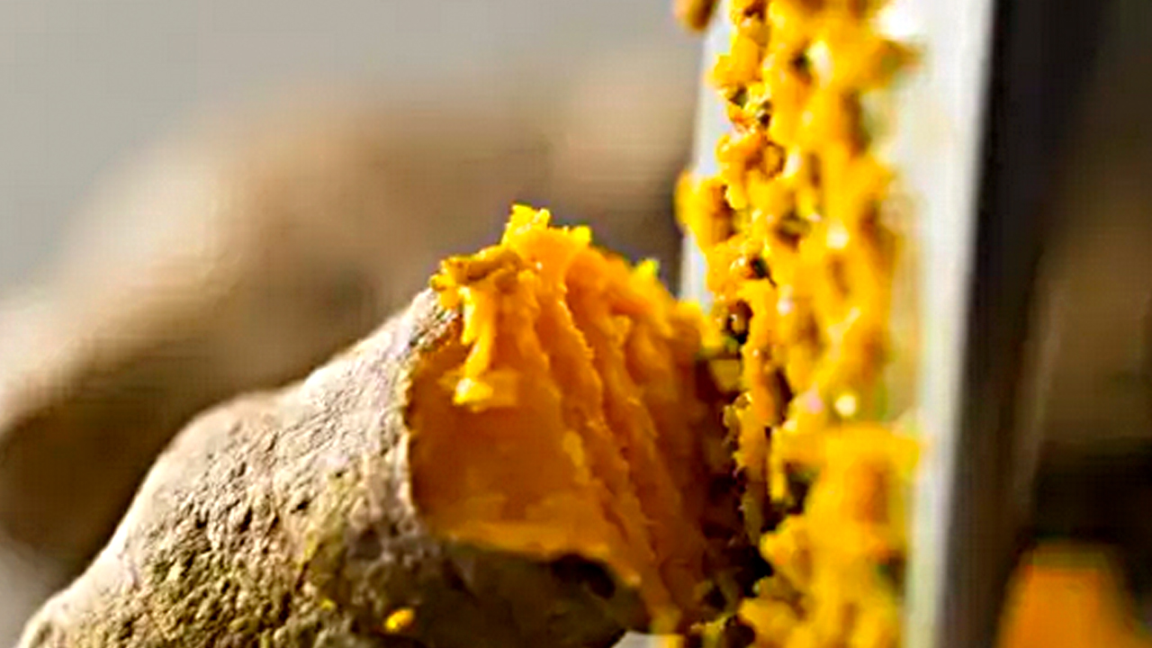 Foto - Vücutta 1 gram ödem bırakmıyor! Ev yoğurduna 1 çay kaşığı eklemek yetiyor.. Tam bir şifa deposu…