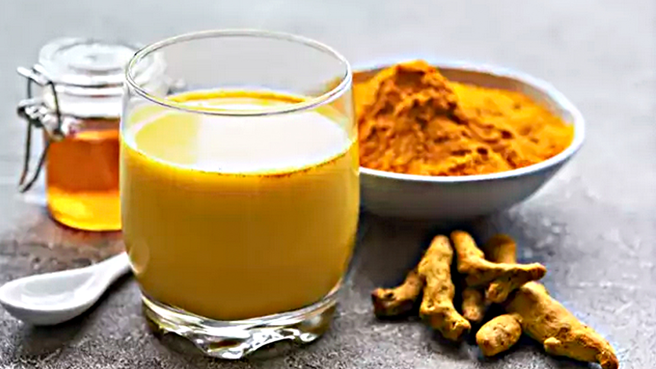 Foto - Vücutta 1 gram ödem bırakmıyor! Ev yoğurduna 1 çay kaşığı eklemek yetiyor.. Tam bir şifa deposu…