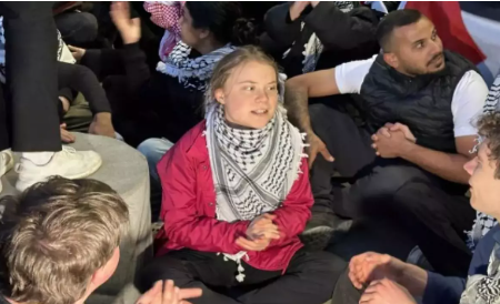Foto - Vur patlasın çal oynasın! Bir yanda soykırım bir yanda ucube! İşte dünyanın geldiği son nokta