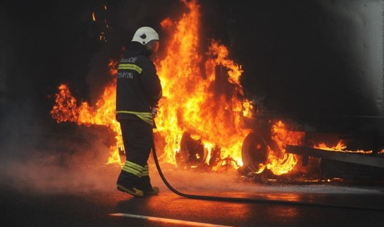 Foto - Vurgunun böylesi: CHP'li İBB'de yeni skandal! Milyonluk çizmeli hortum