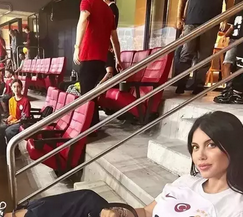 Foto - Wanda Nara bu kez Fenerbahçe taraftarına transfer yaptı! İlk bulgular geldi ve transfer tamamlandı…