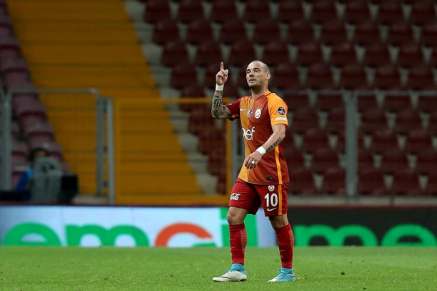  Wesley Sneijder'in paylaşımı sosyal medyayı salladı