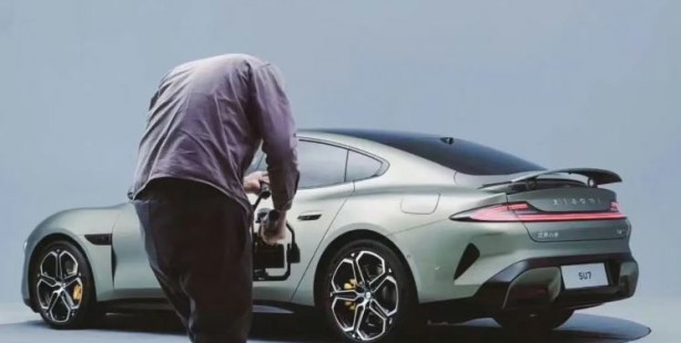 Foto - Xiaomi CEO'su ateş püskürdü! Biraz saygı gösterin