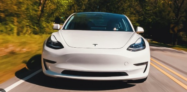 Foto - Xiaomi: Çinli akıllı telefon devi Tesla'ya rakip oluyor