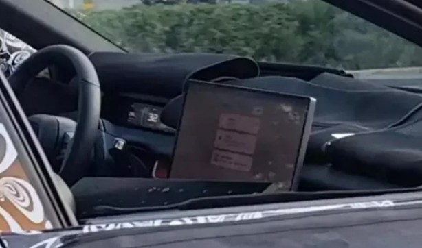 Foto - Xiaomi SU7 Mercedes'le kafa kafaya çarpıştı! Xiaomi'nin elektrikli otomobili ilk kazasını yaptı!