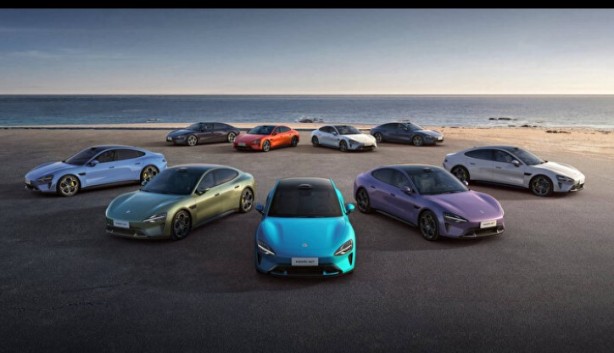 Foto - Xiaomi SU7 Mercedes'le kafa kafaya çarpıştı! Xiaomi'nin elektrikli otomobili ilk kazasını yaptı!