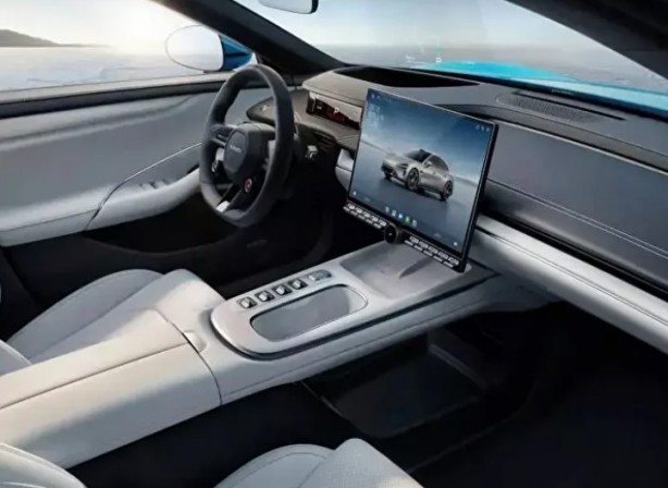 Foto - Xiaomi SU7 Mercedes'le kafa kafaya çarpıştı! Xiaomi'nin elektrikli otomobili ilk kazasını yaptı!