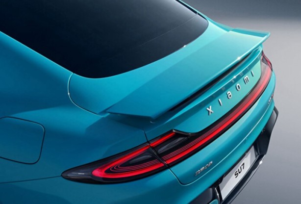 Foto - Xiaomi SU7 Mercedes'le kafa kafaya çarpıştı! Xiaomi'nin elektrikli otomobili ilk kazasını yaptı!