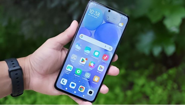 Xiaomi telefonlar virüslü mü geliyor? Kullanıcılar isyan etti