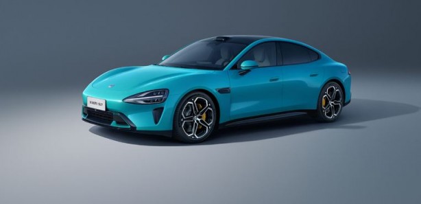 Xiaomi’nin ilk otomobili SU7 piyasaya çıkmadan kaza yaptı