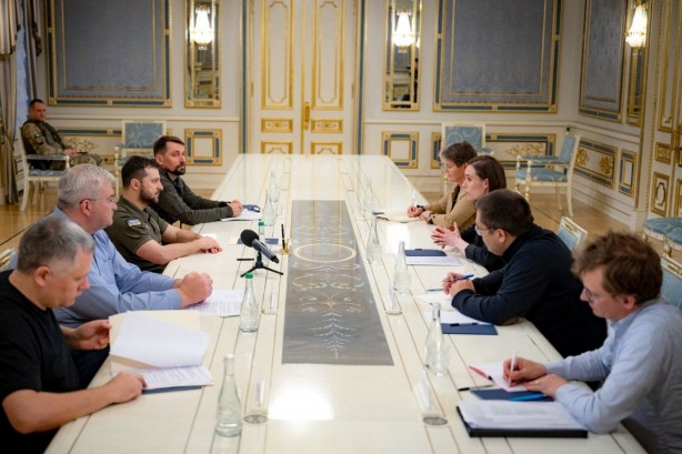 Foto - "Ya bizim de başımıza gelirse" bakışı! Finlandiya Başbakanı Sanna Marin gündem oldu