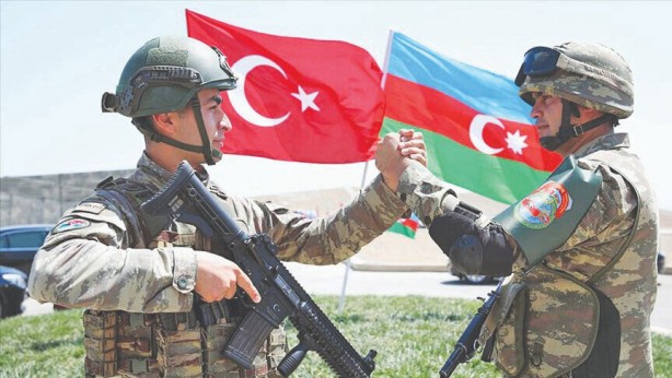 Foto - Ya büyük Türkiye ya vesayet