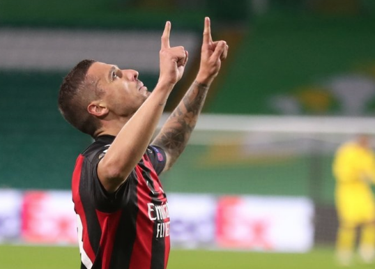 Foto - Yabancı sporcuyu böyle kiralayan: Fenerbahçe'ye Rade Krunic'ten haber geldi! Ayak bastığı an 