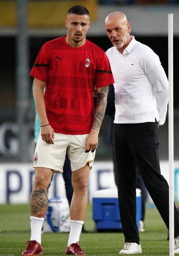 Foto - Yabancı sporcuyu böyle kiralayan: Fenerbahçe'ye Rade Krunic'ten haber geldi! Ayak bastığı an 