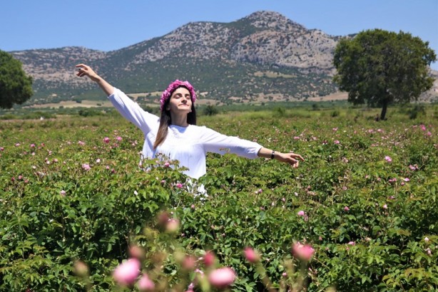 Foto - Yabancı turistlerin yeni gözdesi: Isparta gül bahçeleri