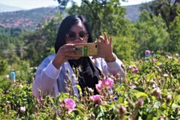 Foto - Yabancı turistlerin yeni gözdesi: Isparta gül bahçeleri