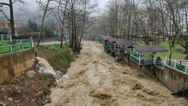 Foto - Yağış nedeniyle dereler taştı