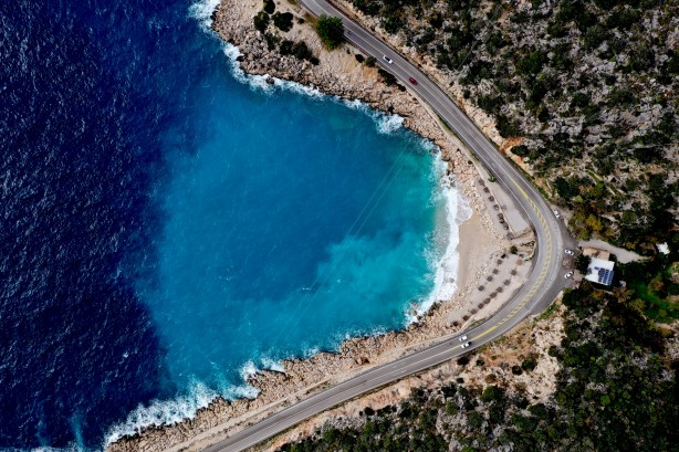 Foto - Yağışın etkisiyle Kaputaş Plajı'nda denizin rengi değişti