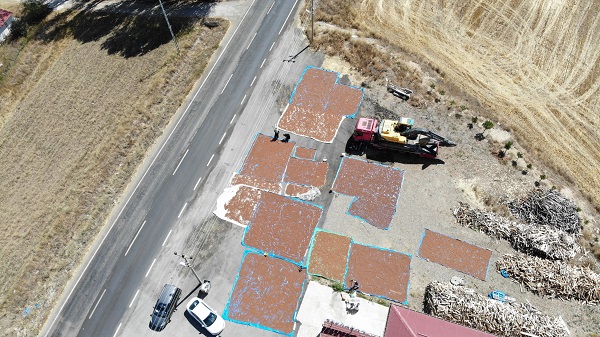 Foto - Yağışlar başladı böyle oldu! Trabzon'da toplanıyor Bayburt'ta kurutuluyor