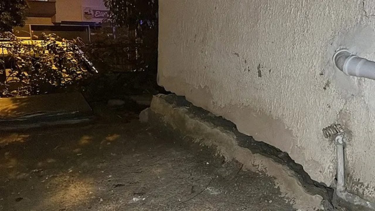 Foto - Yağışların ardından 3 katlı bina boşaltıldı, 40 vatandaş tahliye edildi!