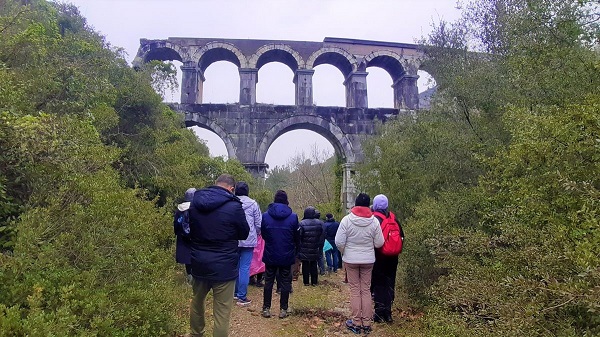 Foto - Yağmur çamur dinlemediler! Antik hikayeleri böyle dinlediler