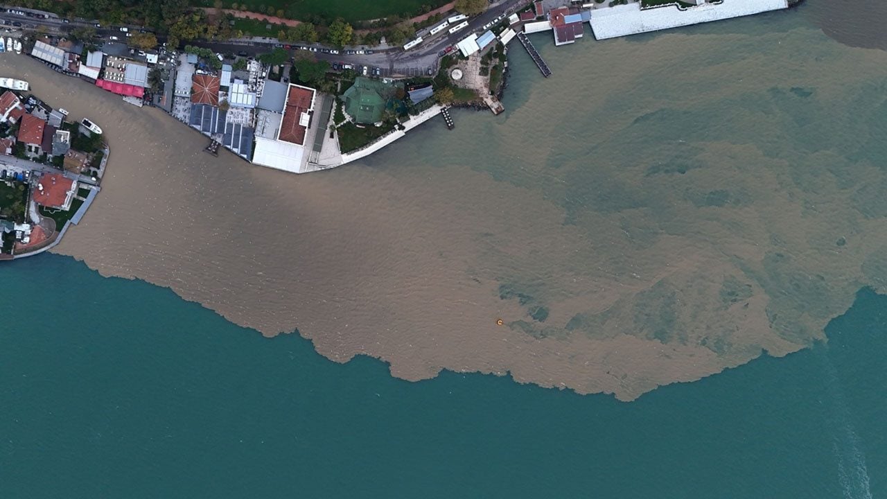Foto - Yağmur sonrası İstanbul: Boğaz çamura bulandı!