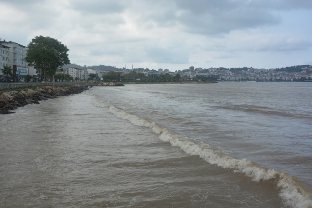 Foto - Yağmur yağınca denizin rengi değişti