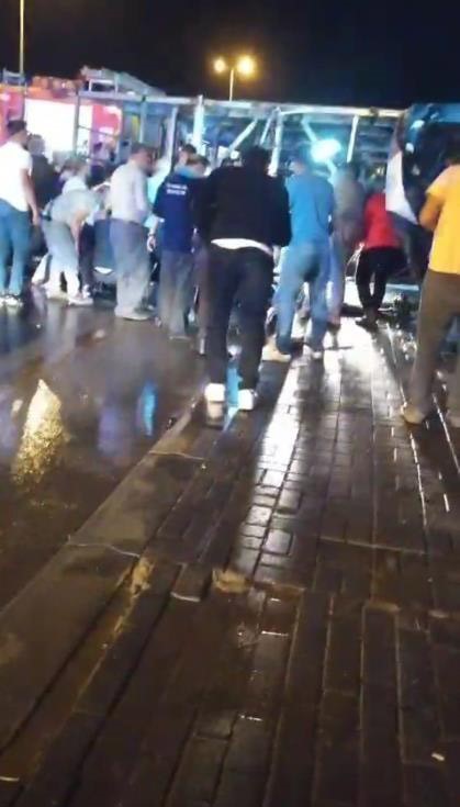 Yağmurdan korunmak için sığındığı tabela ölümüne neden oldu