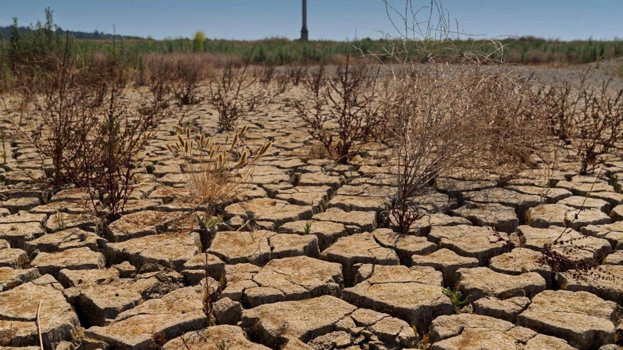 Yağmurlar yetmedi! Barajlar kuruyor, su kesintileri yolda