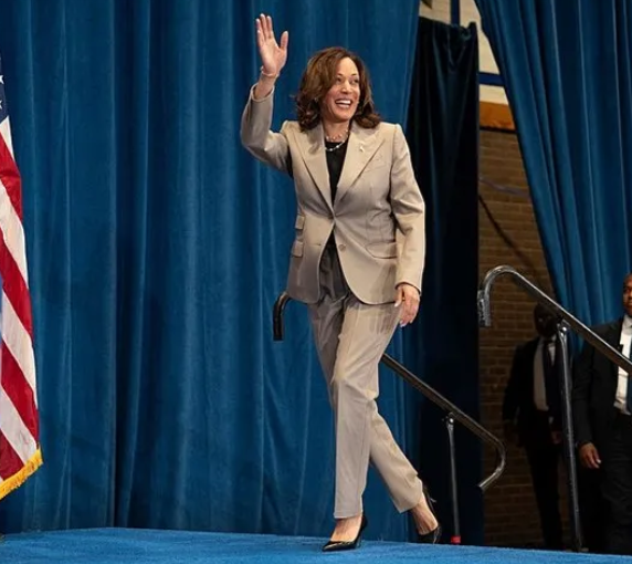 Foto - Yahudi dostu Türk düşmanı Kamala Harris kimdir?