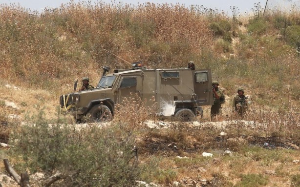 Foto - Yahudi yerleşimcilerden okula taşlı saldırı! İsrail güçleri, Filistinlilere müdahale etti