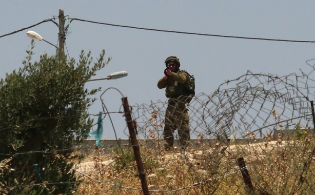 Yahudi yerleşimcilerden okula taşlı saldırı! İsrail güçleri, Filistinlilere müdahale etti