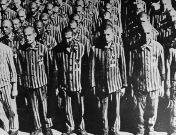 Foto - Yahudilerin oyuncağı olduk! O kıyafetin nerede kullanıldığını duyunca şok olacaksınız.