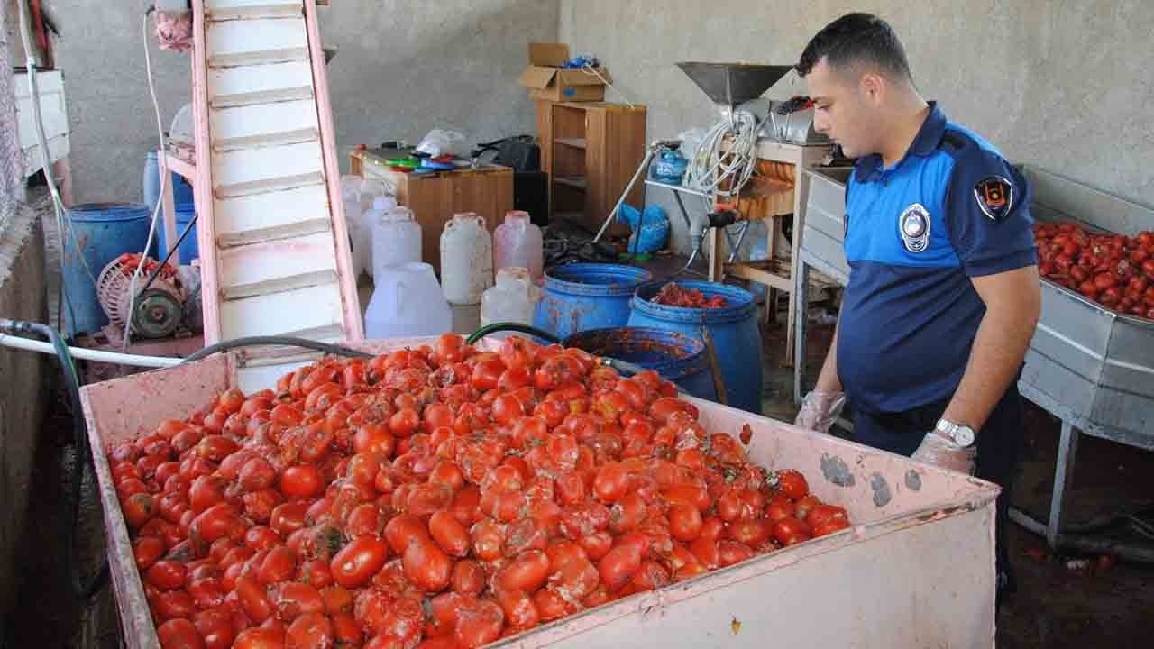 Foto - Yakalanmasa vatandaşa yedireceklerdi: Zabıta denetiminde iğrenç manzara