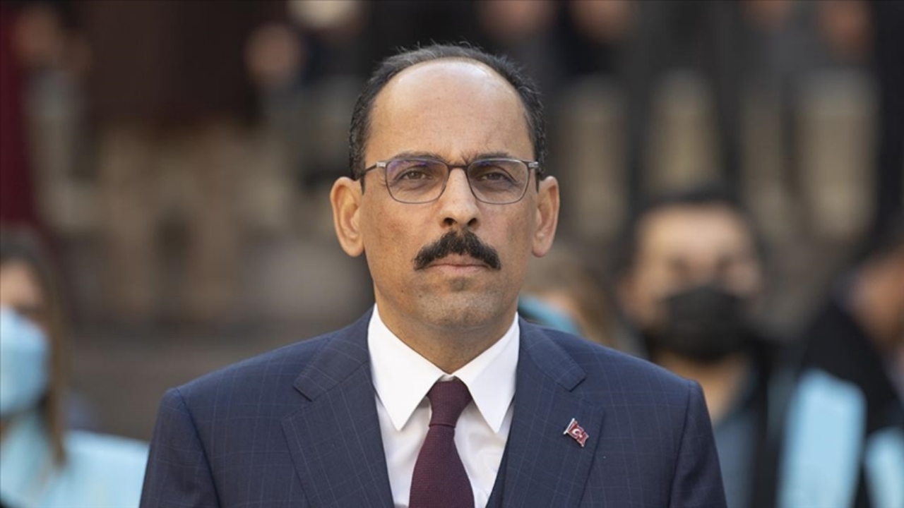 Foto - Yakın korumalarına bile emanet etmiyor! İşte İbrahim Kalın’ın yanından hiç ayırmadığı siyah çantanın sırrı