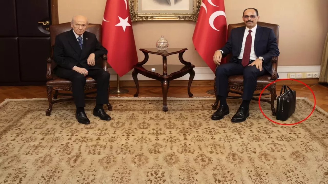 Yakın korumalarına bile emanet etmiyor! İşte İbrahim Kalın’ın yanından hiç ayırmadığı siyah çantanın sırrı