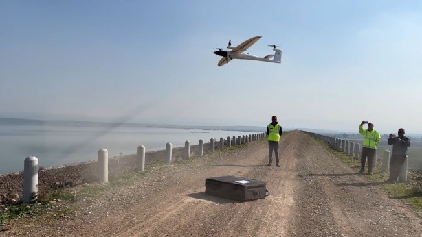 Foto - Yakın markaj! İHA’lar adım adım takipte
