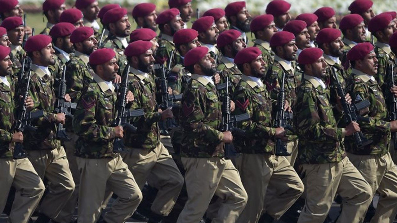 Yakın zamanda Tahran'ı tehdit eden Pakistan, İran İsrail savaşıyla ilgili kararını duyurdu: Onların yanındayız