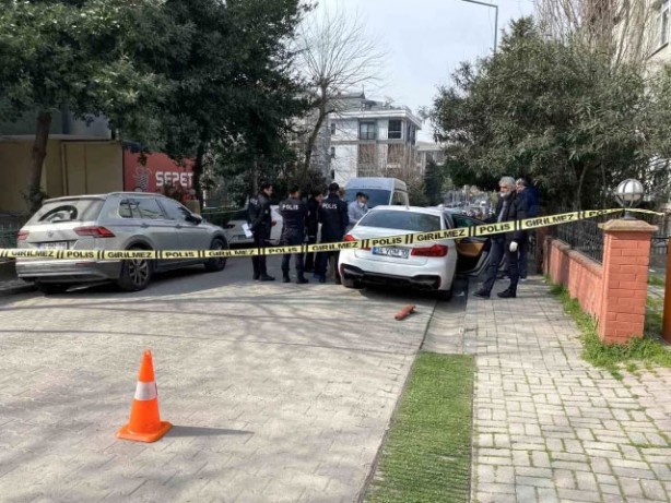 Foto - Yakınları sinir krizi geçirdi! Lüks otomobilde çok feci olay