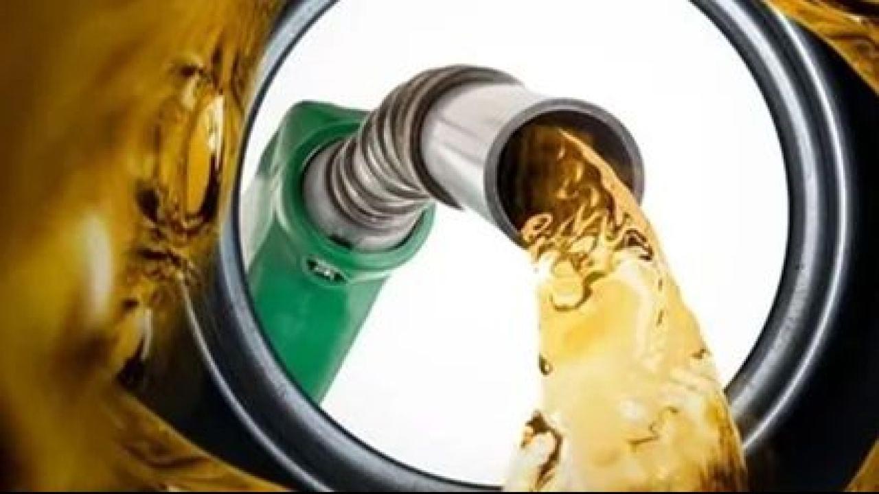 Foto - Yakıt fiyatlarına yeni zam dalgası! Motorin ve benzine rekor artış