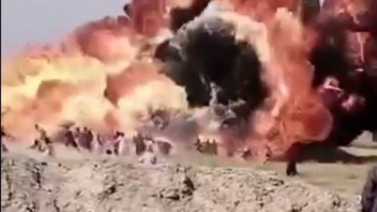 Yakıt tankeri bomba gibi patladı! Görüntüler çok fena! 19 ölü var