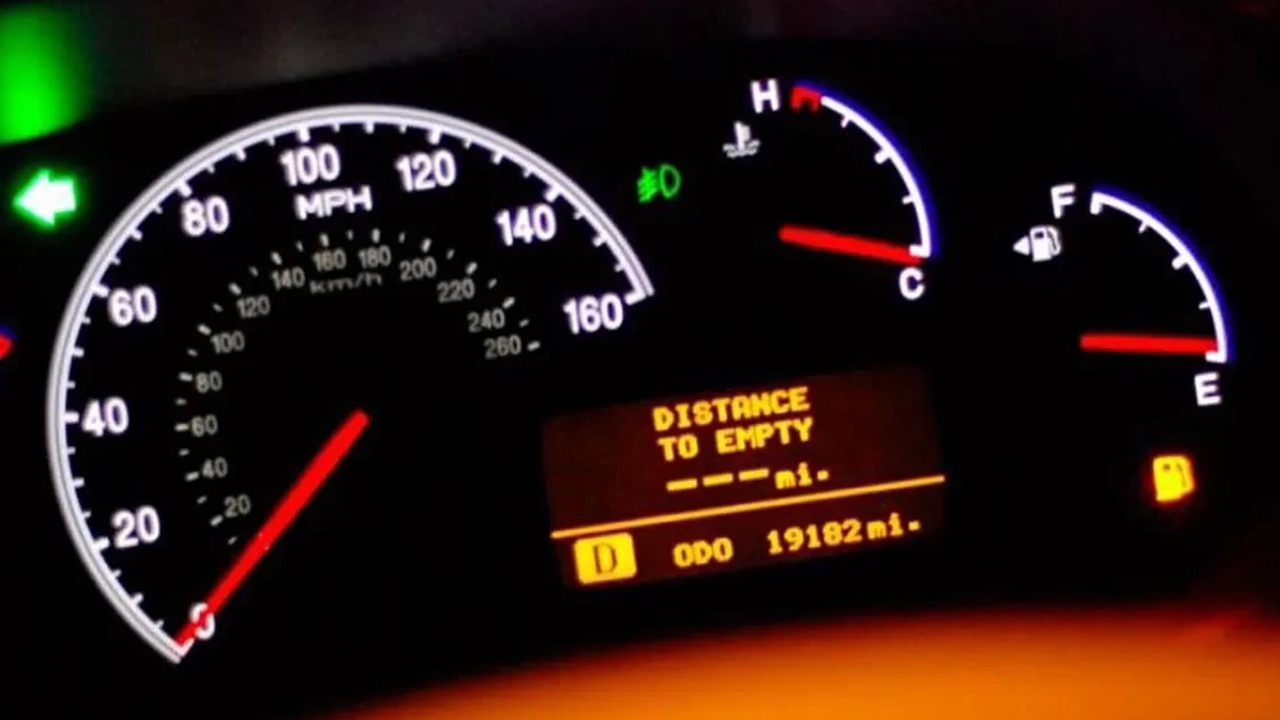 Yakıtı sıfırlamak tasarruf değil: Işığı beklemek pahalıya patlayabilir