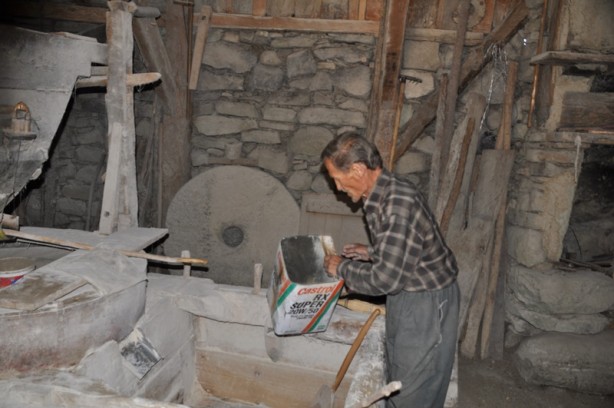 Yaklaşık 100 yıllık tarihi değirmen! Yıllara direniyor