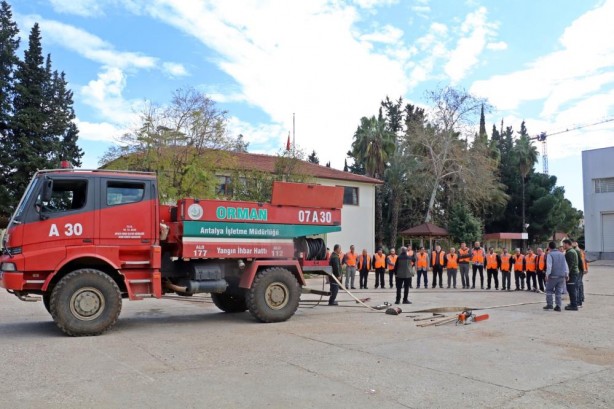 Foto - Yalılarda viski yudumlayıp onları hedef alanlar görsün! İmamlardan laikçilere ibretlik ders