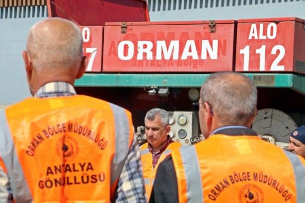 Foto - Yalılarda viski yudumlayıp onları hedef alanlar görsün! İmamlardan laikçilere ibretlik ders