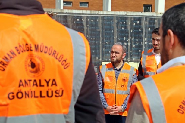 Foto - Yalılarda viski yudumlayıp onları hedef alanlar görsün! İmamlardan laikçilere ibretlik ders