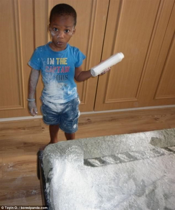 Foto - Yalnız kalan çocuklar öyle yaramazlıklar yaptı ki!