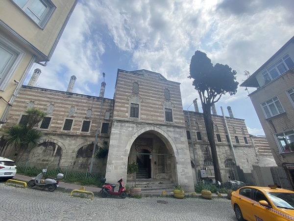 Foto - Yalnızca İstanbul'da bulunuyor! Hac kurası bekleyenler önce o türbeye gidiyor