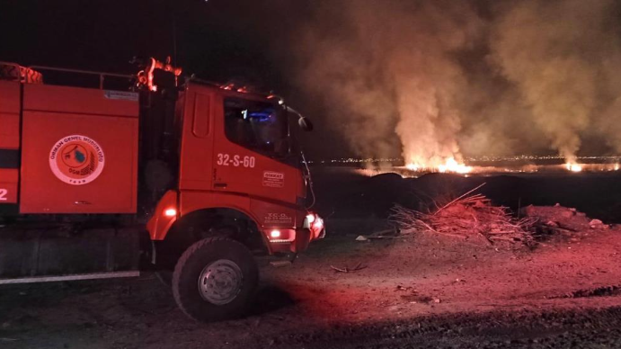 Foto - Yamadı Gölü yanıyor