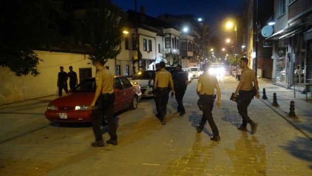 'Yan baktın' kavgası kanlı bitti: 1’i ağır 3 yaralı